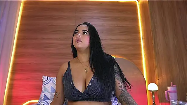 alexaa walker online show from 13, 4, 2026