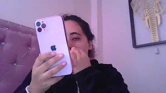 Snapshot of annarose19 chatting on 22, 3, 2025 annarose19 online show from 22, 3, 2025