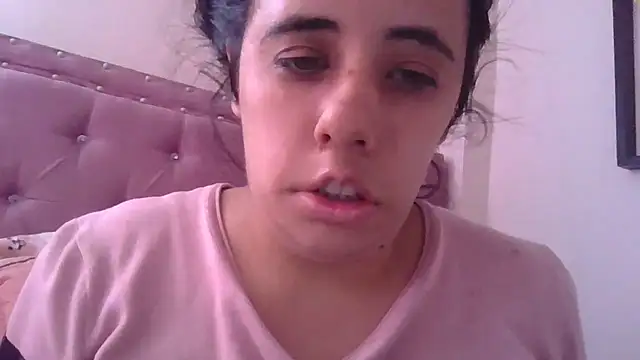 Snapshot of annarose19 chatting on 8, 9, 2025 annarose19 online show from 8, 9, 2025