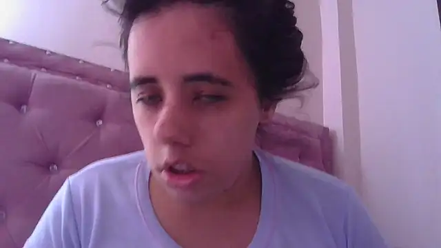 Snapshot of annarose19 chatting on 13, 3, 2025 annarose19 online show from 13, 3, 2025