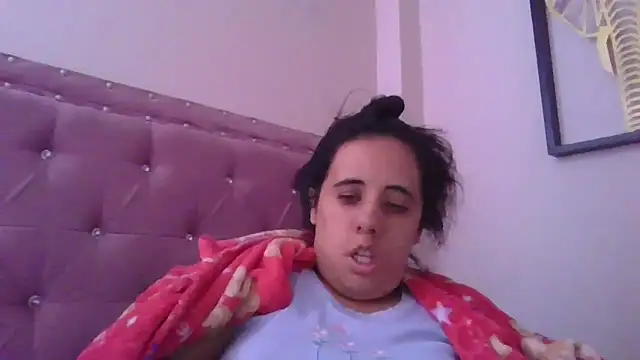 Snapshot of annarose19 chatting on 20, 10, 2025 annarose19 online show from 20, 10, 2025