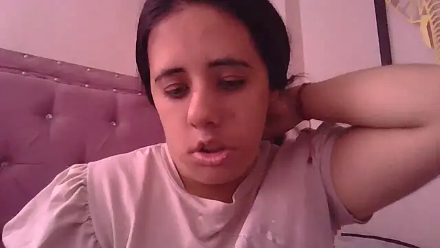 Snapshot of annarose19 chatting on 29, 11, 2025 annarose19 online show from 29, 11, 2025