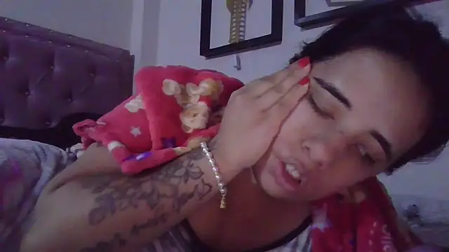 Snapshot of annarose19 chatting on 11, 3, 2025 annarose19 online show from 11, 3, 2025