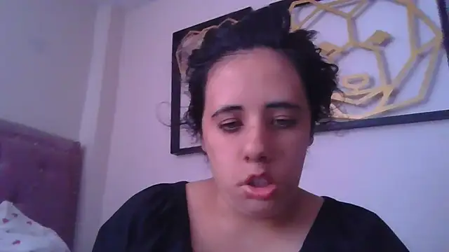 Snapshot of annarose19 chatting on 24, 11, 2025 annarose19 online show from 24, 11, 2025