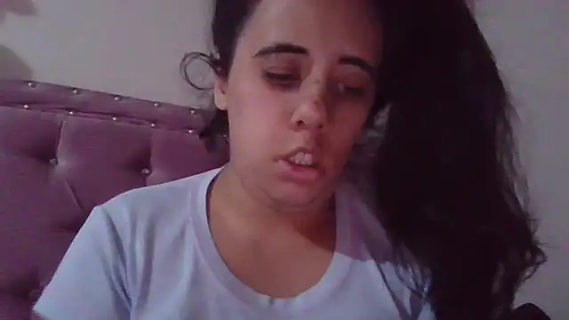 Snapshot of annarose19 chatting on 13, 3, 2025 annarose19 online show from 13, 3, 2025