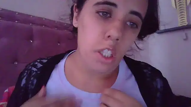 Snapshot of annarose19 chatting on 11, 3, 2025 annarose19 online show from 11, 3, 2025