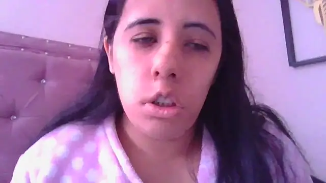 Snapshot of annarose19 chatting on 2, 10, 2025 annarose19 online show from 2, 10, 2025