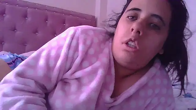 Snapshot of annarose19 chatting on 28, 10, 2025 annarose19 online show from 28, 10, 2025