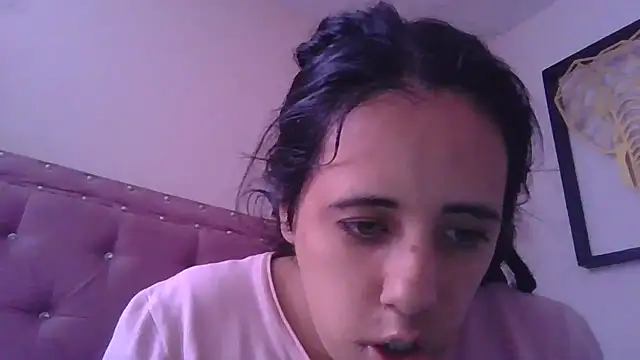 Snapshot of annarose19 chatting on 19, 11, 2025 annarose19 online show from 19, 11, 2025