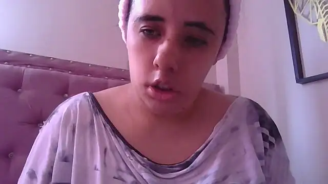 Snapshot of annarose19 chatting on 16, 9, 2025 annarose19 online show from 16, 9, 2025