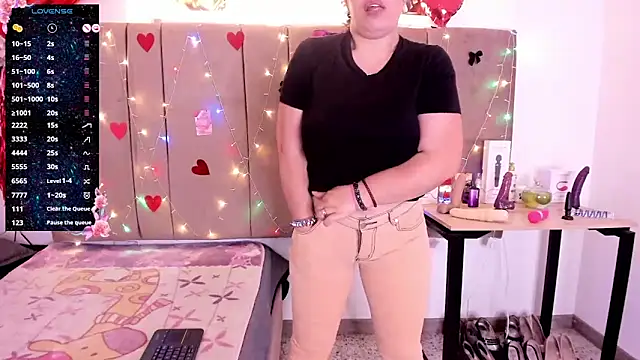 Zaly mature online show from 4, 12, 2025