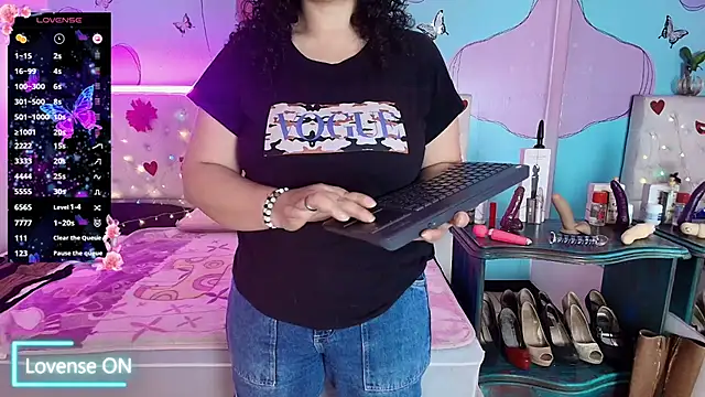 Zaly mature online show from 30, 6, 2026