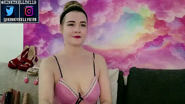 Snapshot of Kellylynn69 chatting on 8, 10, 2025 Kellylynn69 online show from 8, 10, 2025