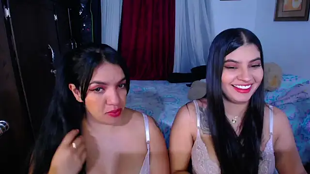 Snapshot of Sharlottee chatting on 4, 5, 2026 Sharlottee online show from 4, 5, 2026