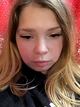 Zuli Kiska online show from 3, 12, 2025