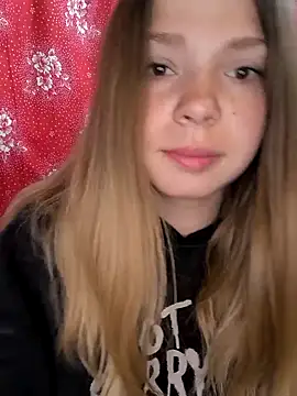 Snapshot of Zuli_Kiska chatting on 7, 5, 2026 Zuli Kiska online show from 7, 5, 2026