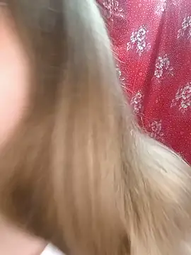 Snapshot of Zuli_Kiska chatting on 15, 6, 2026 Zuli Kiska online show from 15, 6, 2026