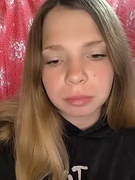 Snapshot of Zuli_Kiska chatting on 13, 5, 2026 Zuli Kiska online show from 13, 5, 2026
