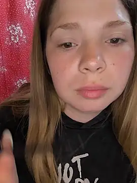 Snapshot of Zuli_Kiska chatting on 8, 5, 2026 Zuli Kiska online show from 8, 5, 2026