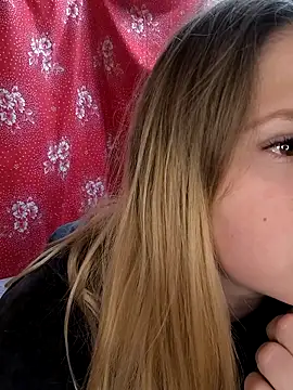 Zuli Kiska online show from 9, 11, 2025