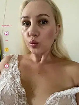YourBlondee online show from 12, 7, 2026