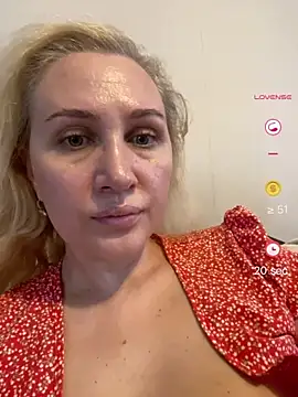 YourBlondee online show from 4, 6, 2026