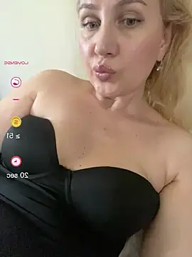 YourBlondee online show from 14, 6, 2026