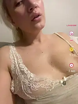 YourBlondee online show from 8, 6, 2026