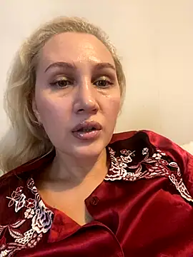 YourBlondee online show from 24, 11, 2025