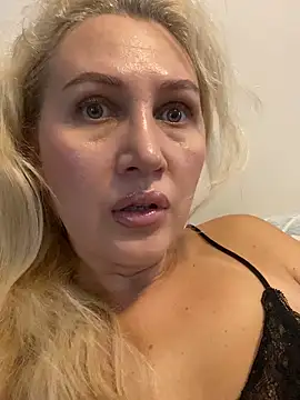 YourBlondee online show from 29, 9, 2025