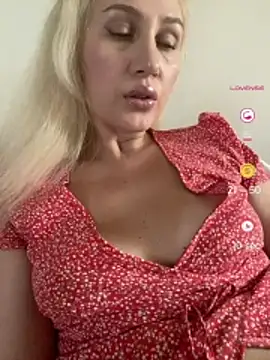 YourBlondee online show from 14, 7, 2026