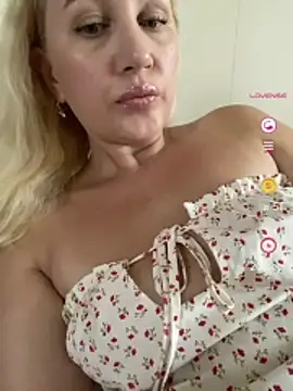 YourBlondee online show from 9, 7, 2026
