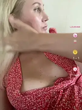 YourBlondee online show from 14, 7, 2026