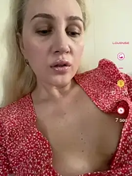 YourBlondee online show from 4, 6, 2026