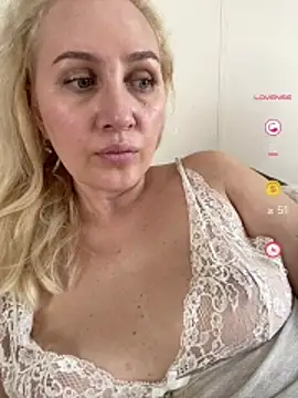 YourBlondee online show from 18, 6, 2026