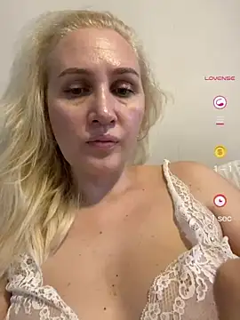 YourBlondee online show from 17, 6, 2026