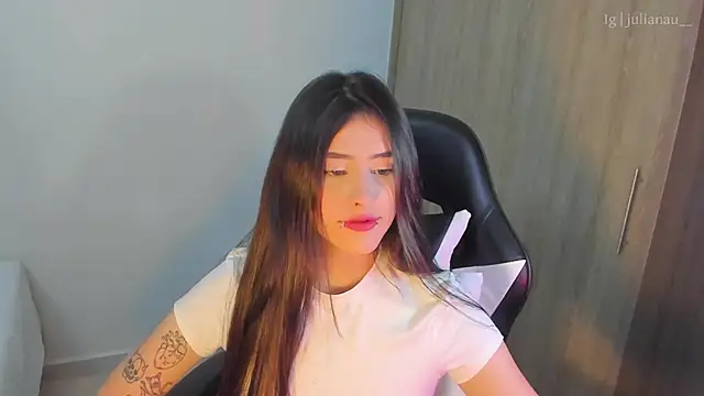 Snapshot of iriswest_ chatting on 23, 1, 2025 iriswest online show from 23, 1, 2025