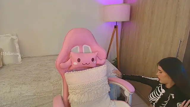 iriswest  online show from 25, 10, 2025