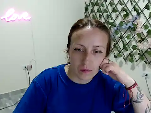kittykalor09 online show from 25, 4, 2026