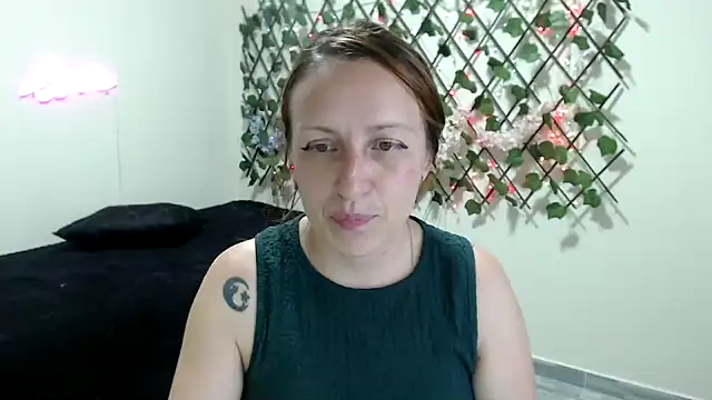kittykalor09 online show from 18, 5, 2026