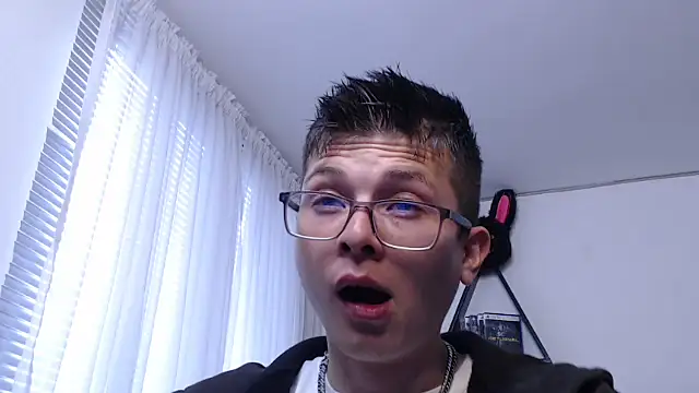 Snapshot of MathewCollin chatting on 8, 3, 2025 MathewCollin online show from 8, 3, 2025