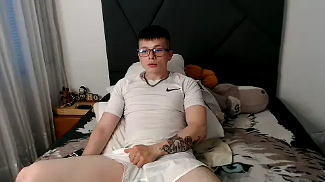 Snapshot of MathewCollin chatting on 2, 2, 2025 MathewCollin online show from 2, 2, 2025