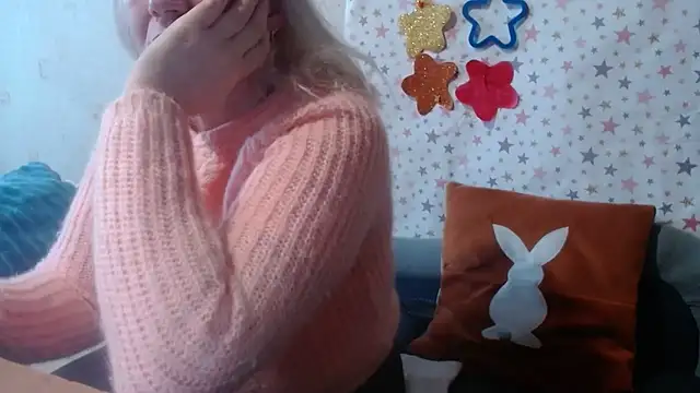 QueenLana online show from 2, 12, 2025