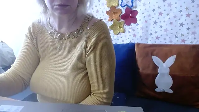 QueenLana online show from 8, 4, 2026