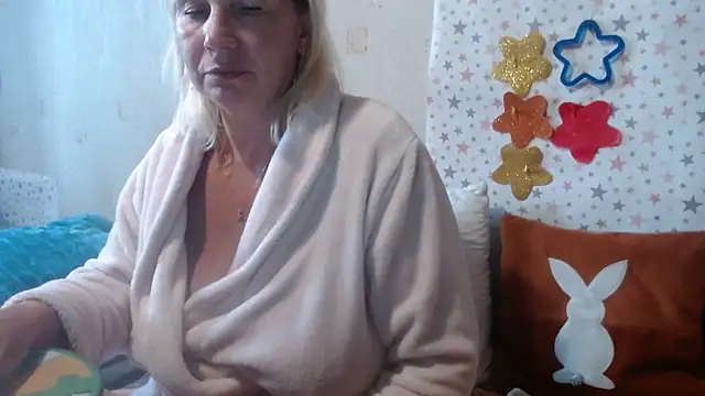 QueenLana online show from 8, 9, 2025