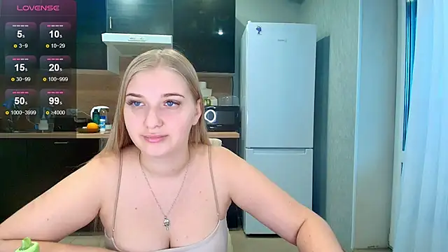 Adr1ana  online show from 1, 11, 2025