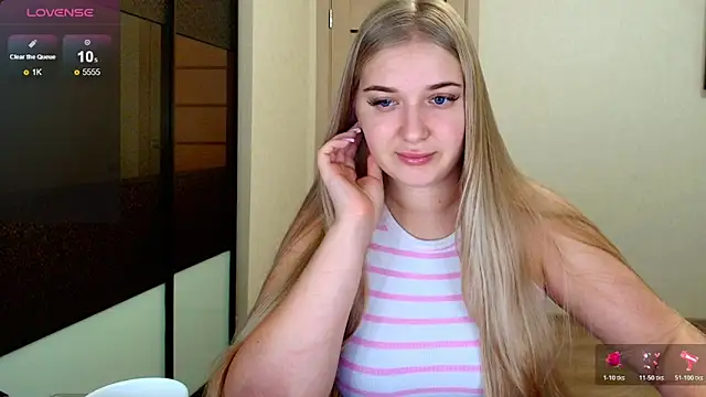 Adr1ana  online show from 28, 11, 2025