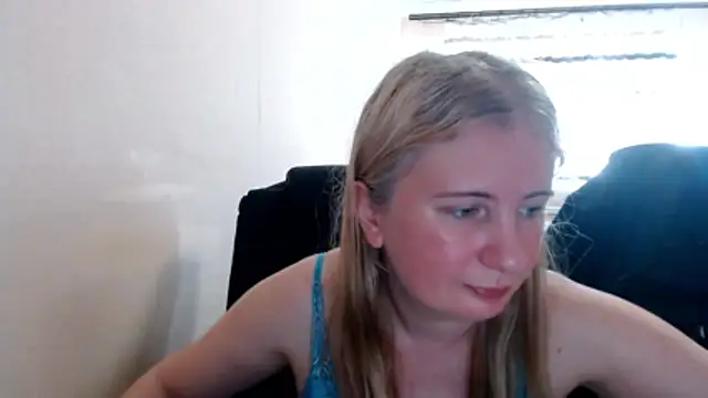 Snapshot of PeterAndJen chatting on 22, 6, 2026 PeterAndJen online show from 22, 6, 2026