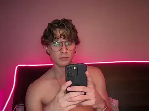 mcklister kinky feets online show from 9, 3, 2026