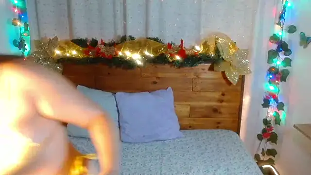 NikkieMilky online show from 4, 12, 2025